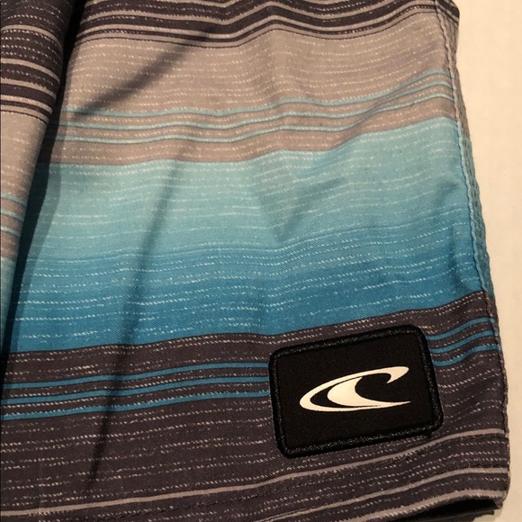 O’Neill Boys Stripe Boardshorts – Size 28 - Picture 3 of 8